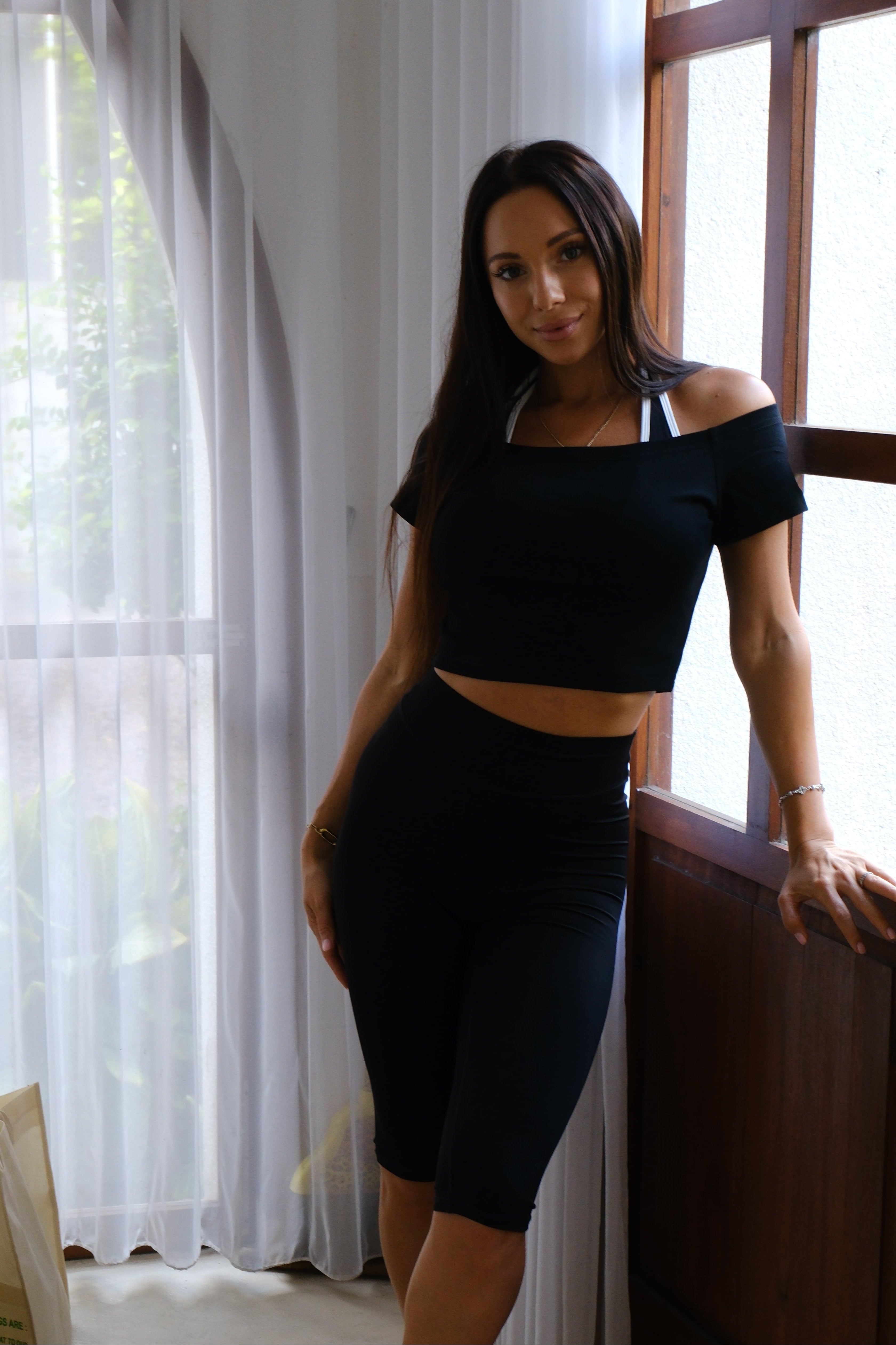 Off Shoulder Midi - Black